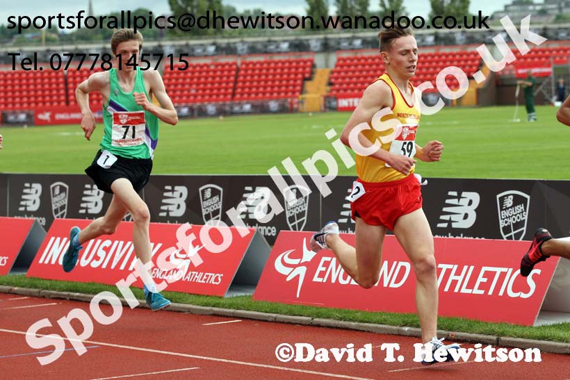 Senior boys 3000 metres, English Schools Track and Field. Photo: David T. Hewitson/Sports for All Pics